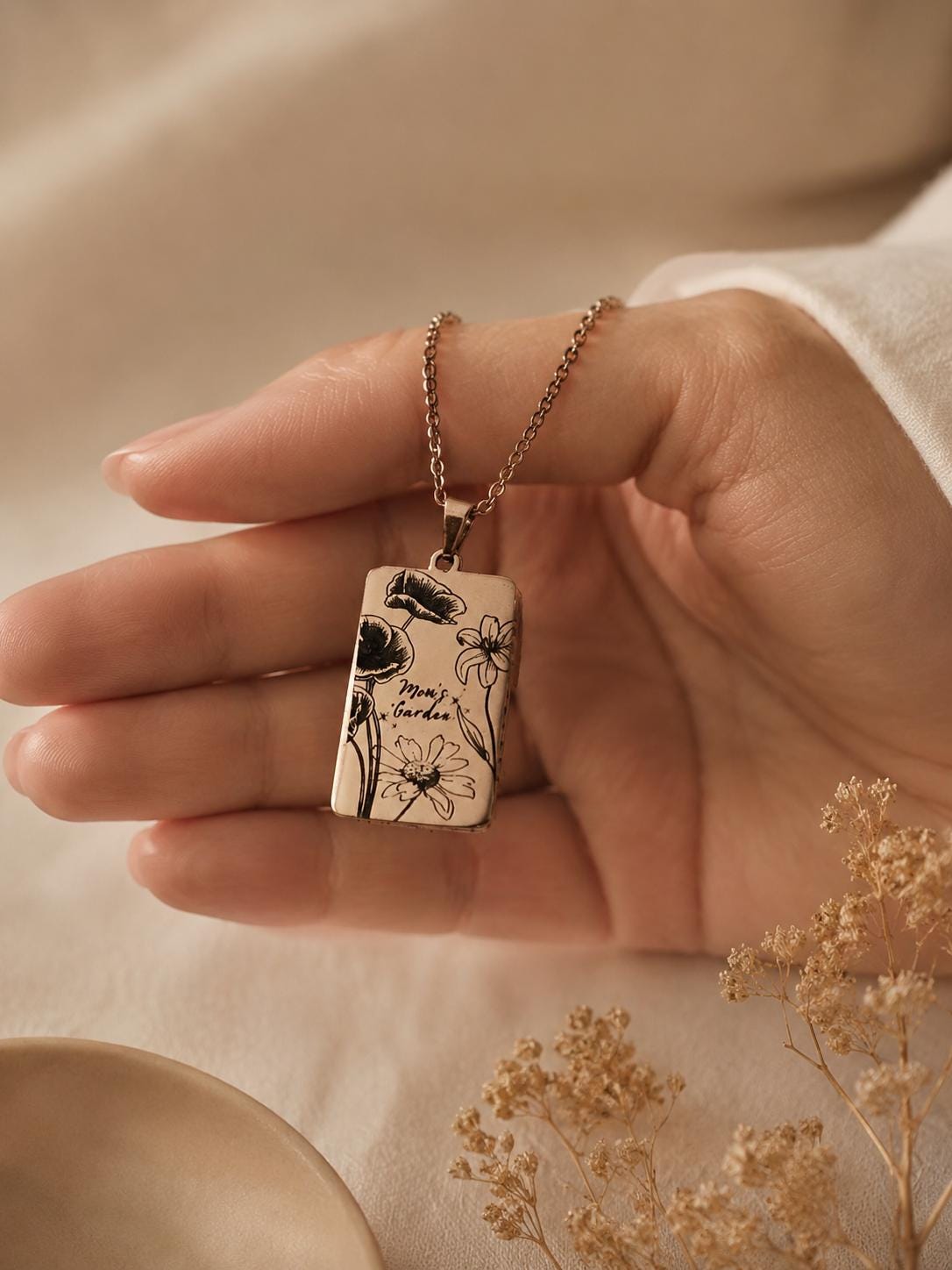 Personalized Birth Flower Necklace, Custom Floral Pendant, Mother’s Garden Jewelry